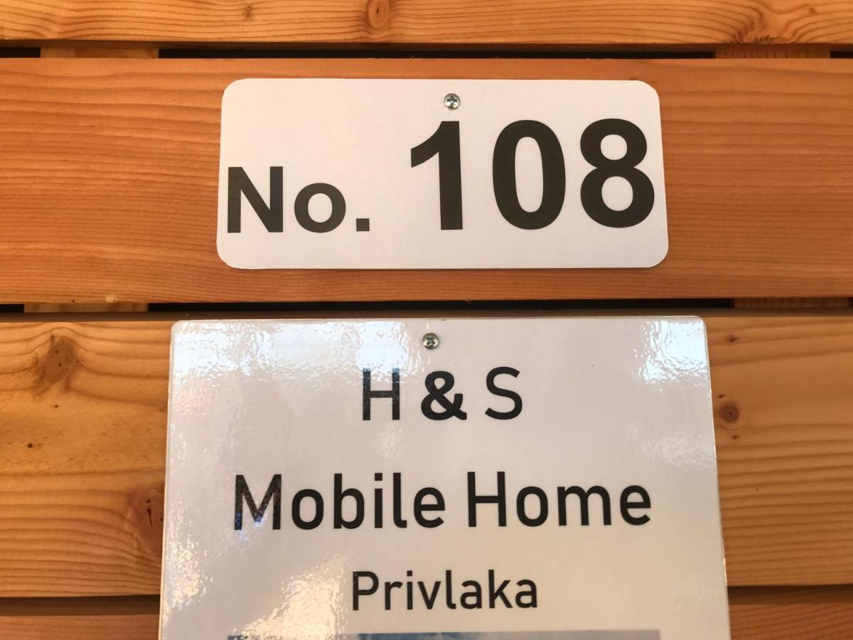 H&S Mobile Home Привлака Екстер'єр фото